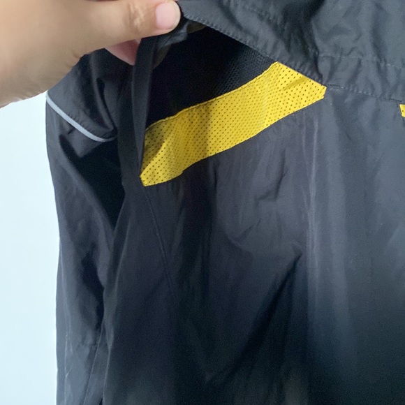 Nike livestrong cycling windbreaker with vents - Picture 5 of 5